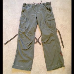 💚LOW RISE ADORABLE CARGO PANTS💚